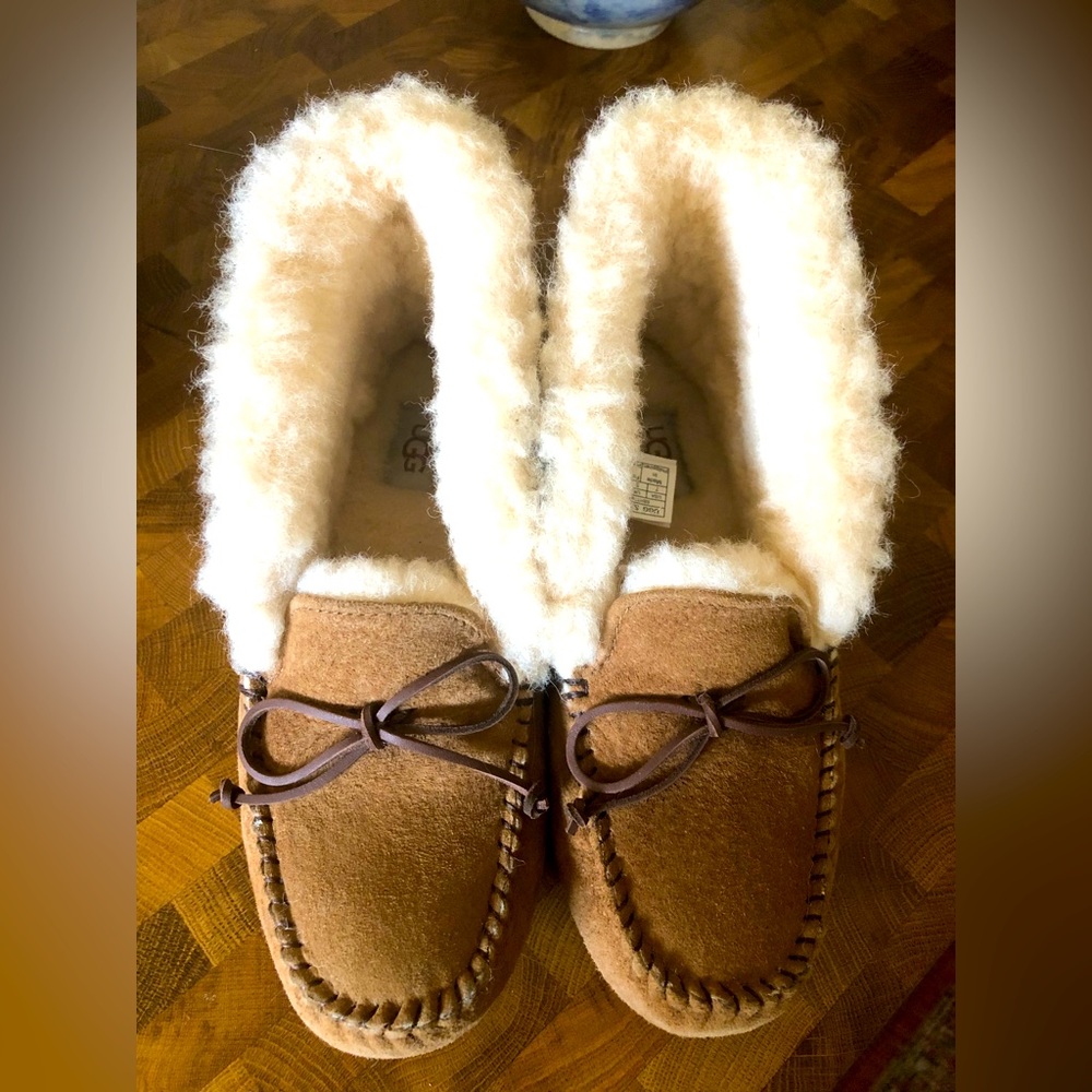 UGG Alena Slippers Sz 7